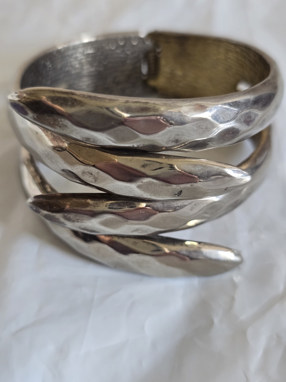 Silver-Tone Band Spiral Cuff Bracelet Like New Claw